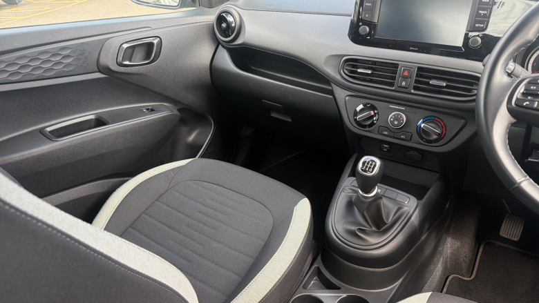 Hyundai i10 1.0 MPi SE Connect 5dr Petrol Hatchback